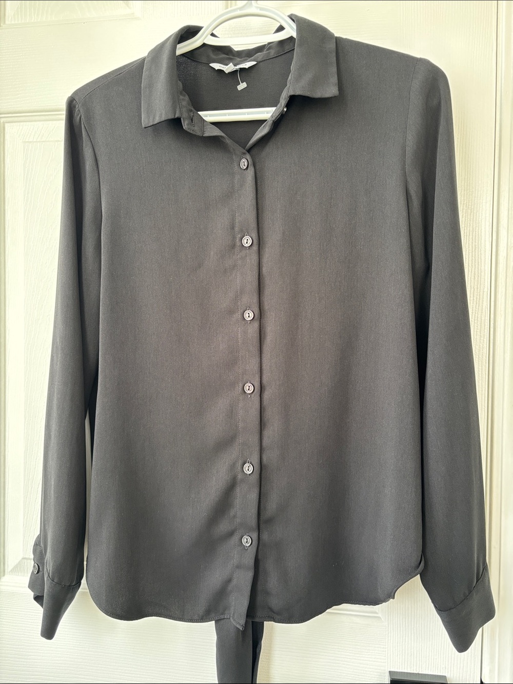 Naked Zebra Women’s Long-Sleeve Button-Up Shirt Tie Back Open Back Black Medium